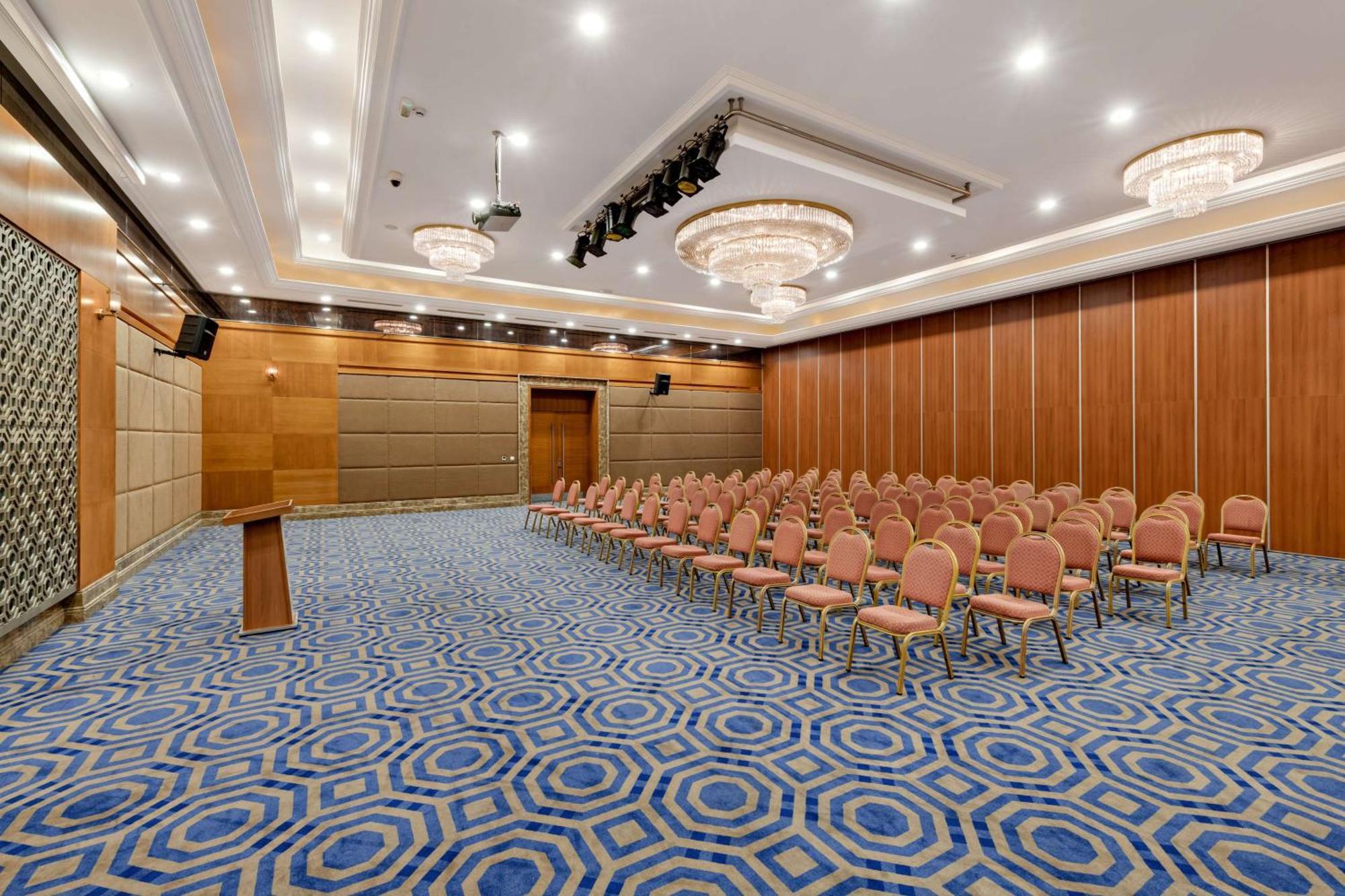 Doubletree By Hilton ואן מראה חיצוני תמונה