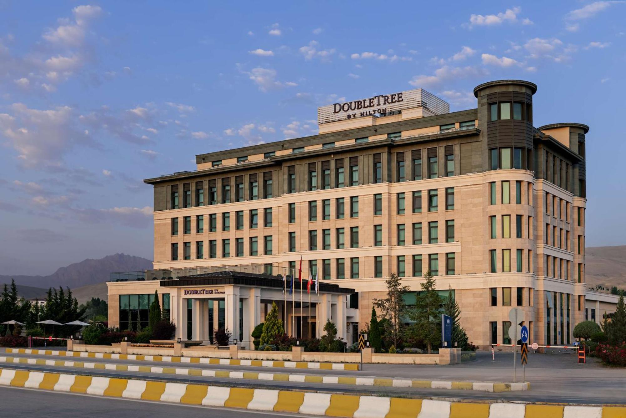 Doubletree By Hilton ואן מראה חיצוני תמונה