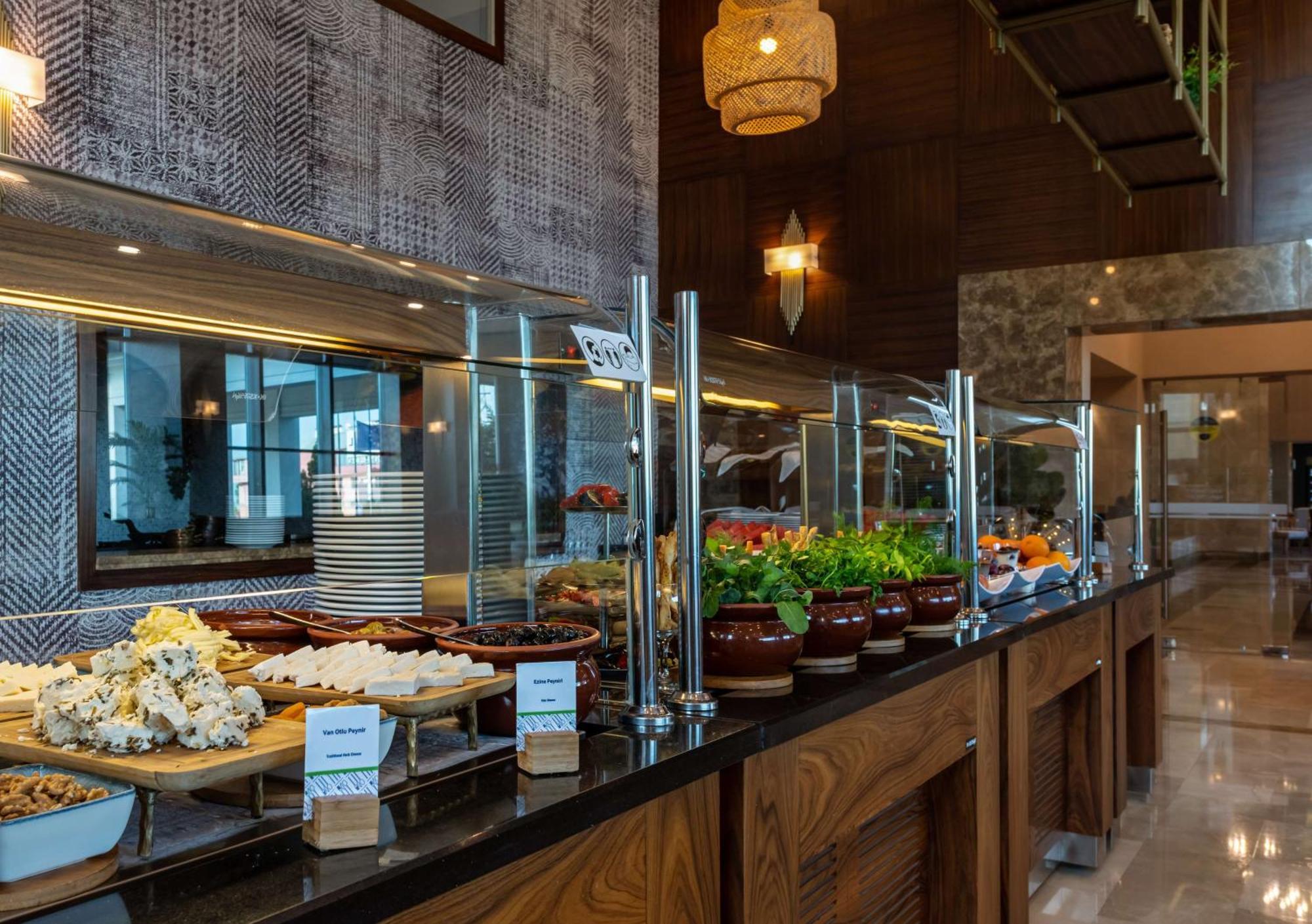 Doubletree By Hilton ואן מראה חיצוני תמונה